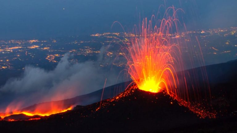 Comunque insieme … Attività del vulcano